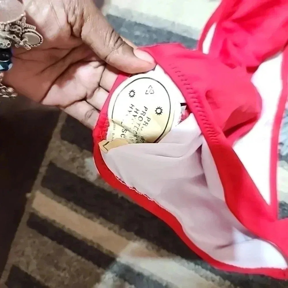 New with tags womens Scoop neck lace back  bathing suit. Size Medium - Picture 8 of 9